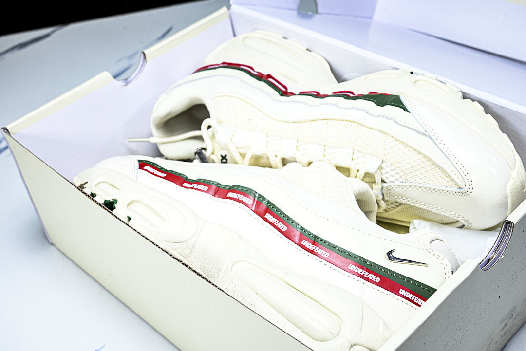 UNDEFEATED Nike Air Max 95 "Sail" IB4453-100