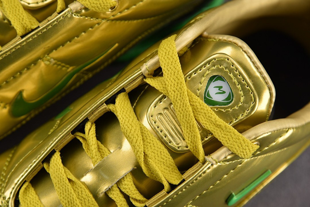 NK Total 90 Secutor Shox Magia SP Maha Amsterdam IM9326-008