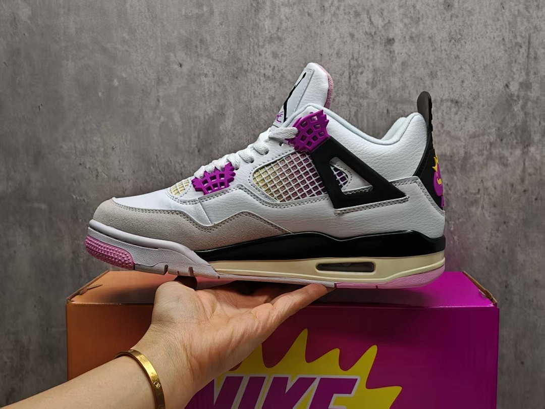 Air Jordan 4 “Comic” IO2362-100