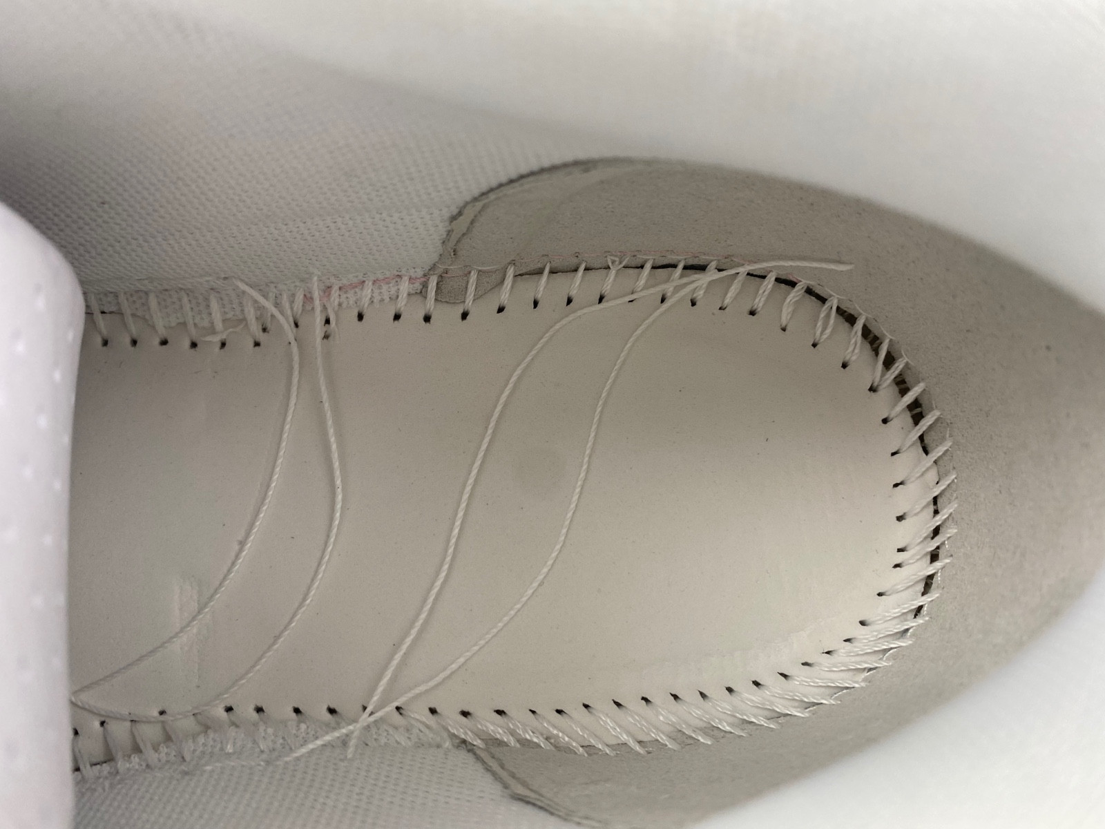 Off-White c/o Virgil Abloh