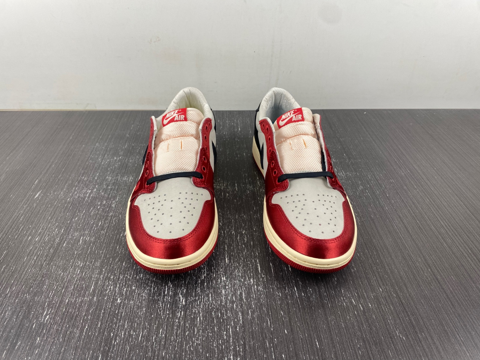 Jordan 1 Retro Low OG Trophy Room Away FN0432-100