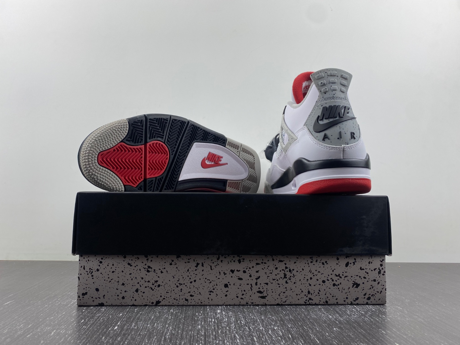 Air Jordan 4 Retro SE