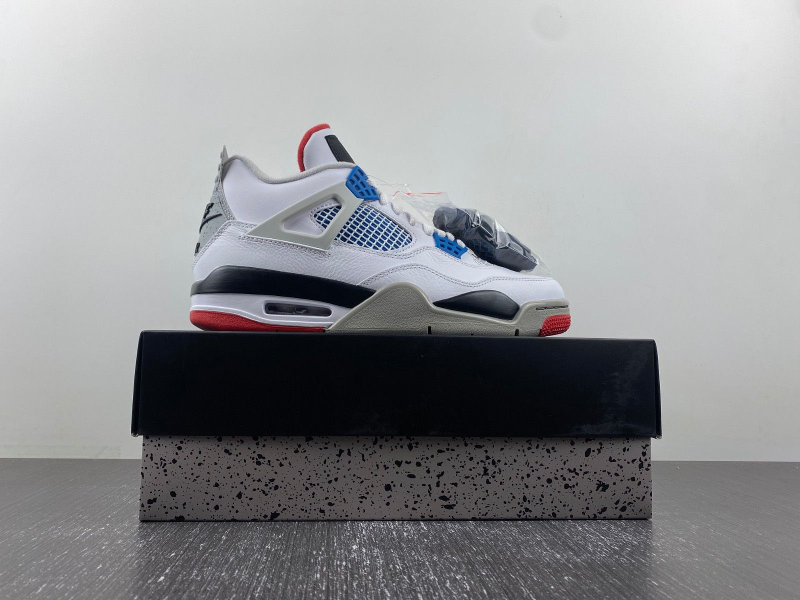 Air Jordan 4 Retro SE