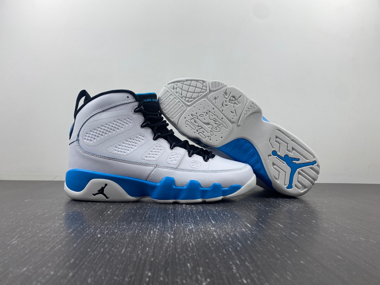 Air Jordan 9 OG "Powder Blue" FQ8992-101