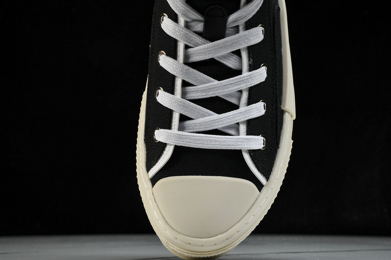 D B23 HIGH-TOP SNEAKERS