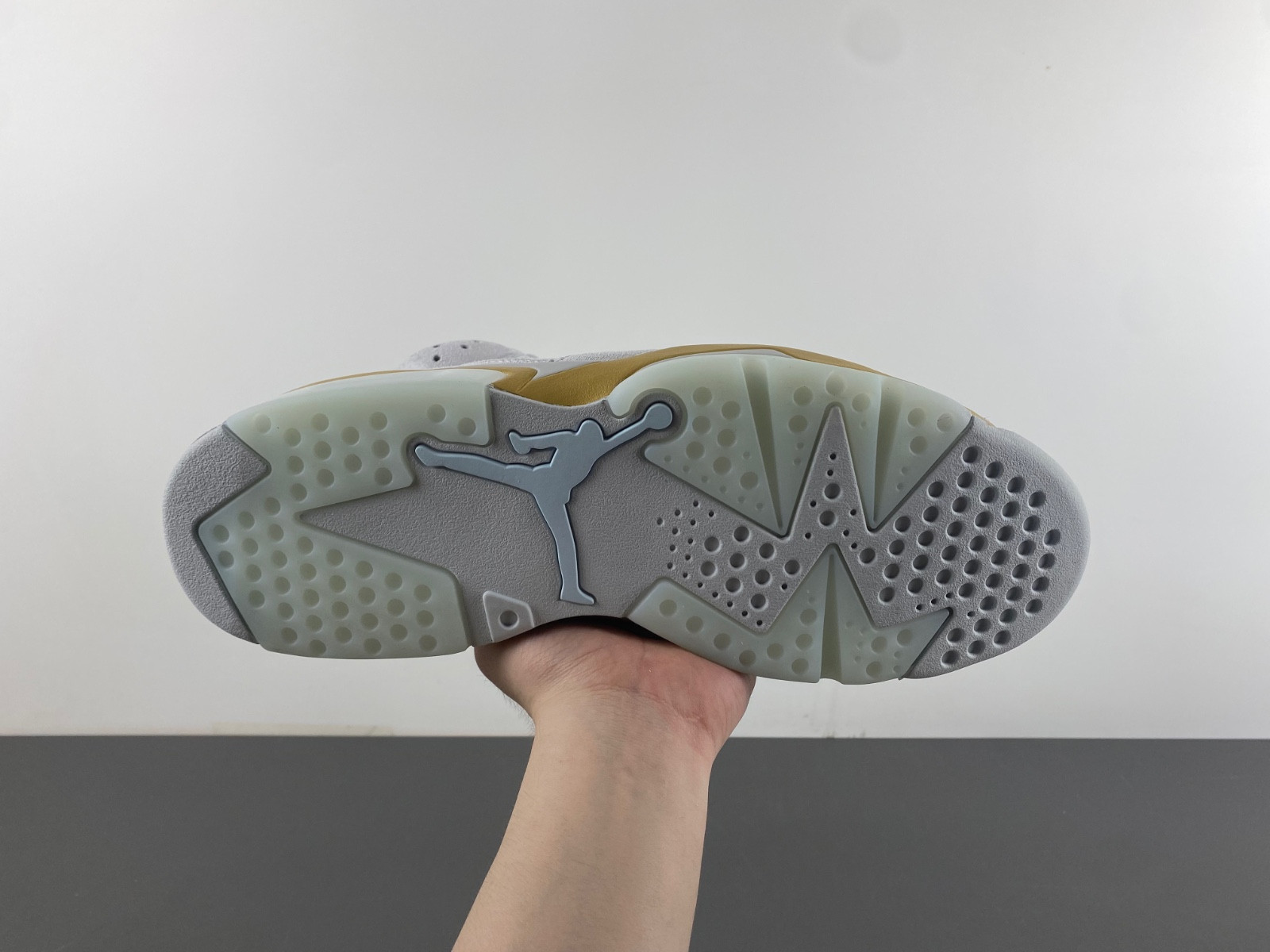 Air Jordan 6 WMNS Craft "Paris" DQ4914-074