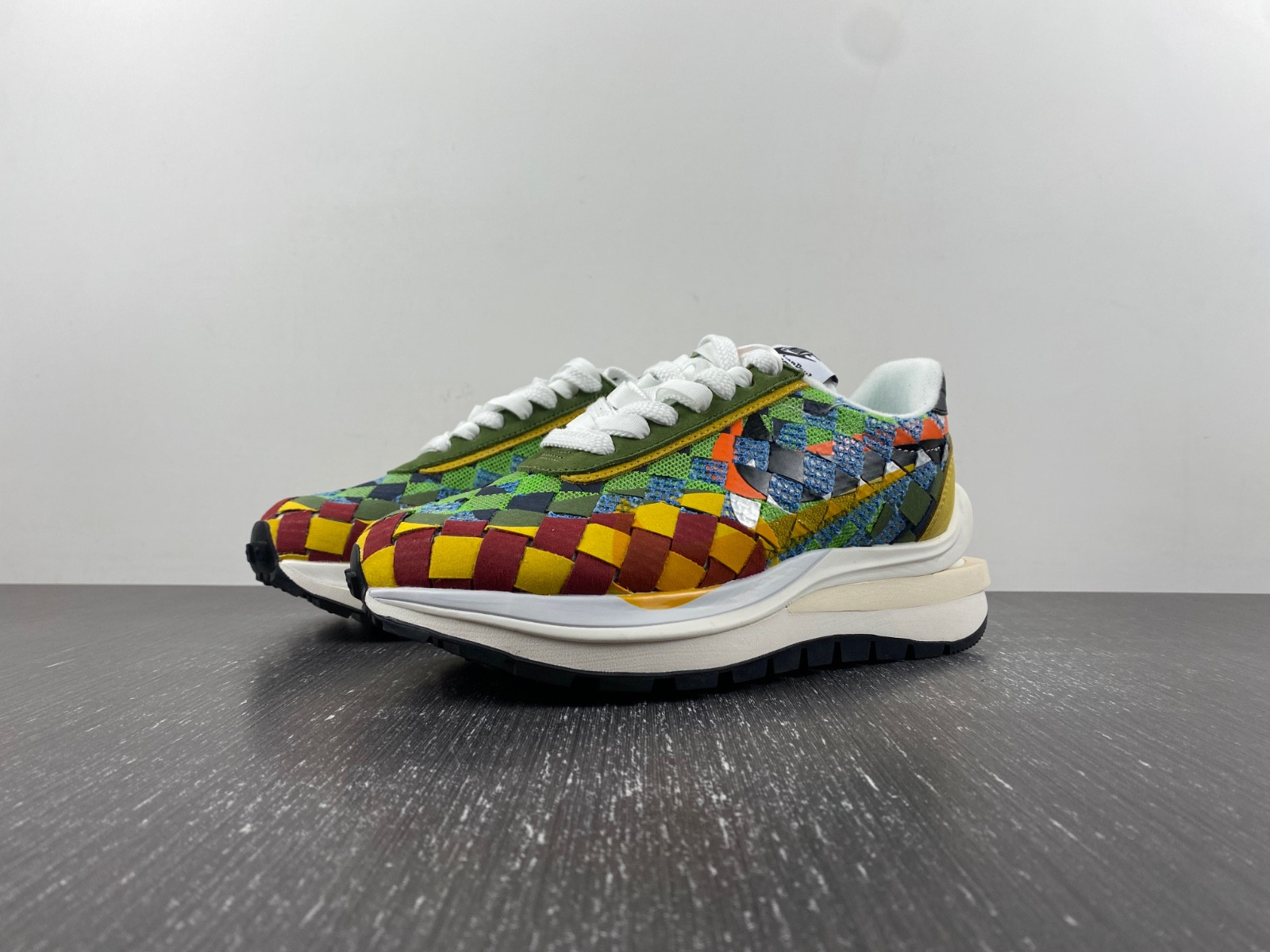 Nike LDVaporwaffle Mix / sacai Low “Green Gusto” DR5209-300