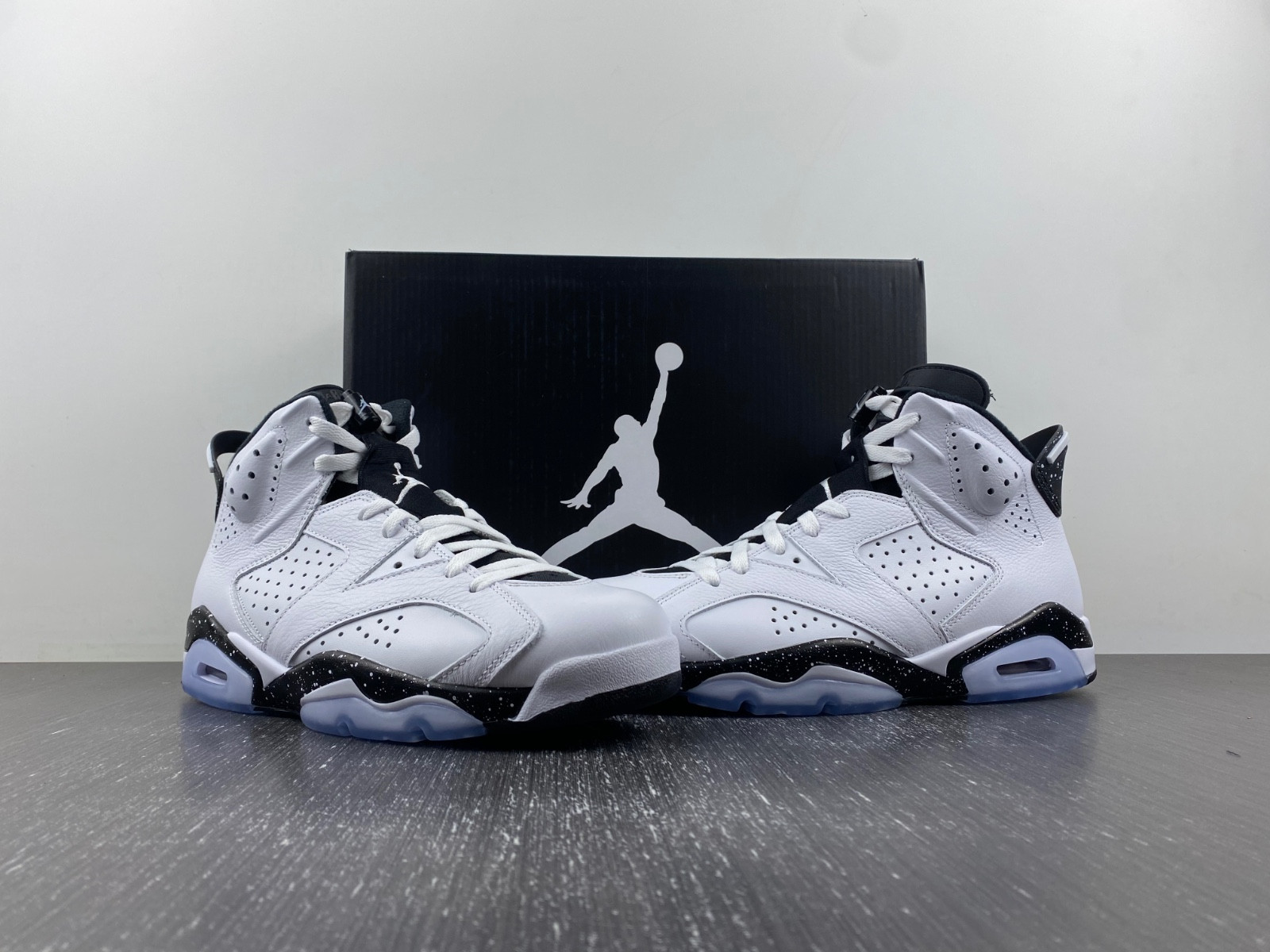 Air Jordan 6 "Reverse Oreo" CT8529-112