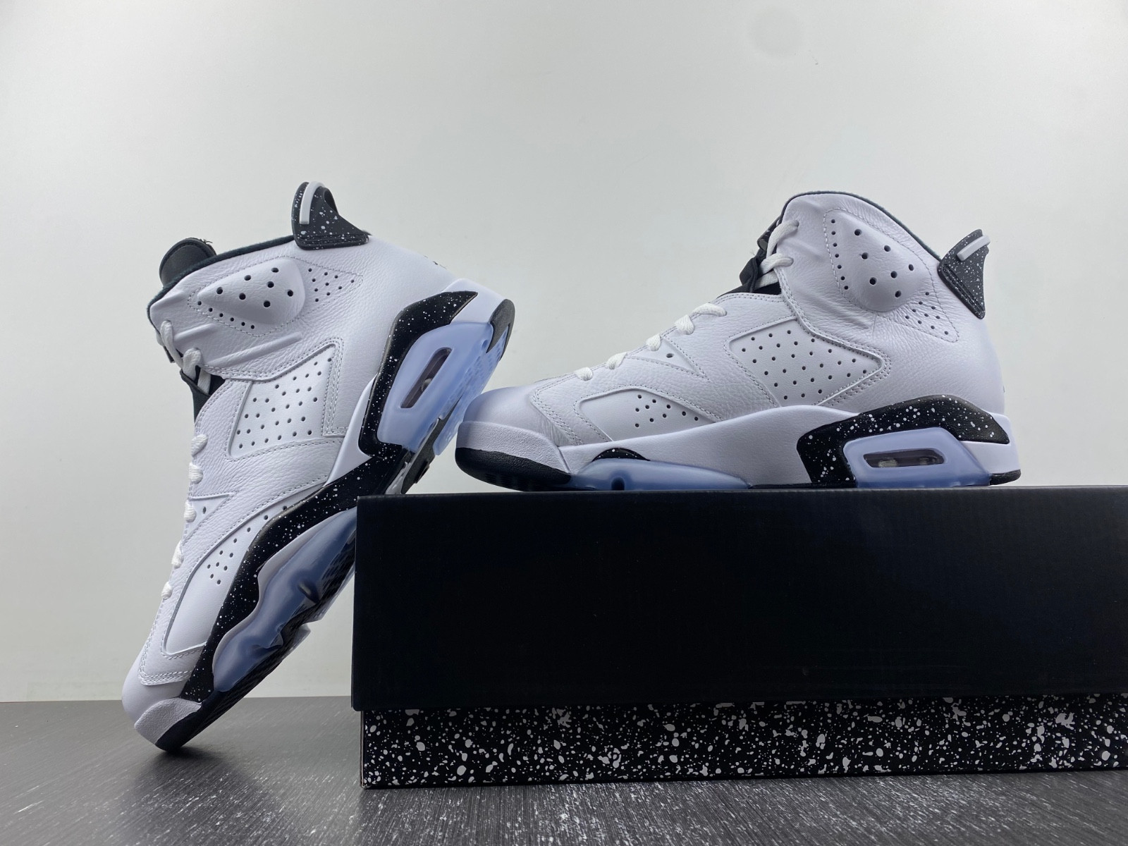 Air Jordan 6 "Reverse Oreo" CT8529-112