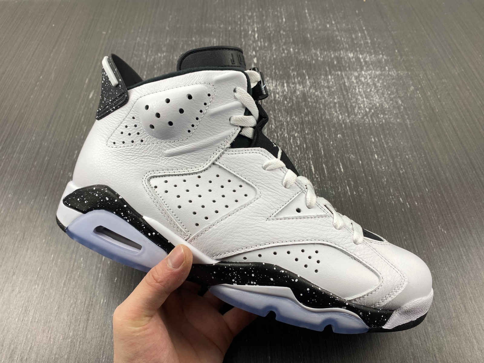 Air Jordan 6 "Reverse Oreo" CT8529-112