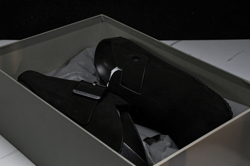 Ba*len*cia*ga Ba*len*cia*ga black ‘sunday’ suede slides