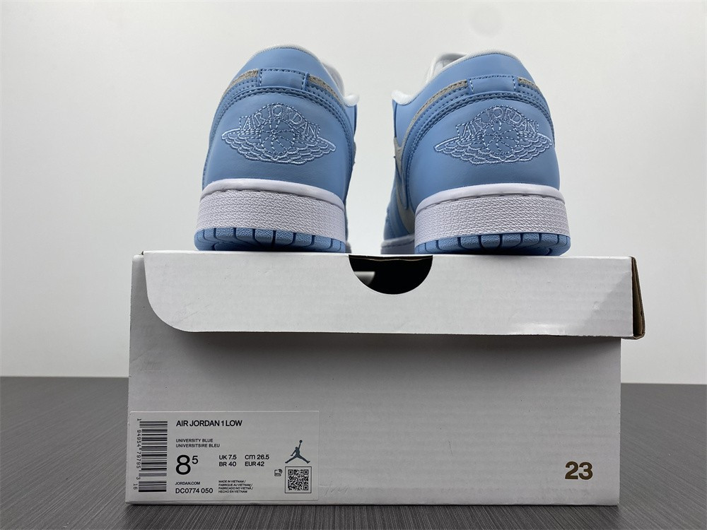 Air Jordan 1 Low "University Blue" DC0774-050