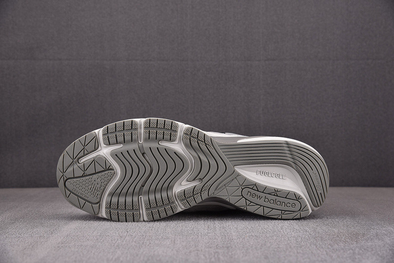 WTAPS x NEW BALANCE 990V6 / M990WT6