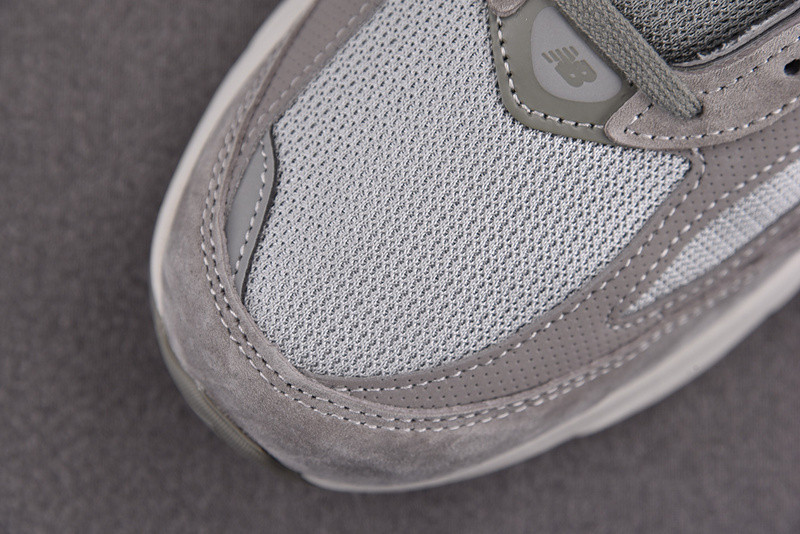 WTAPS x NEW BALANCE 990V6 / M990WT6