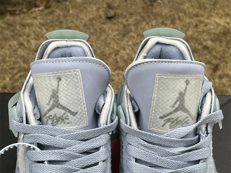 JORDAN 4 RETRO X OW BABY BLUE