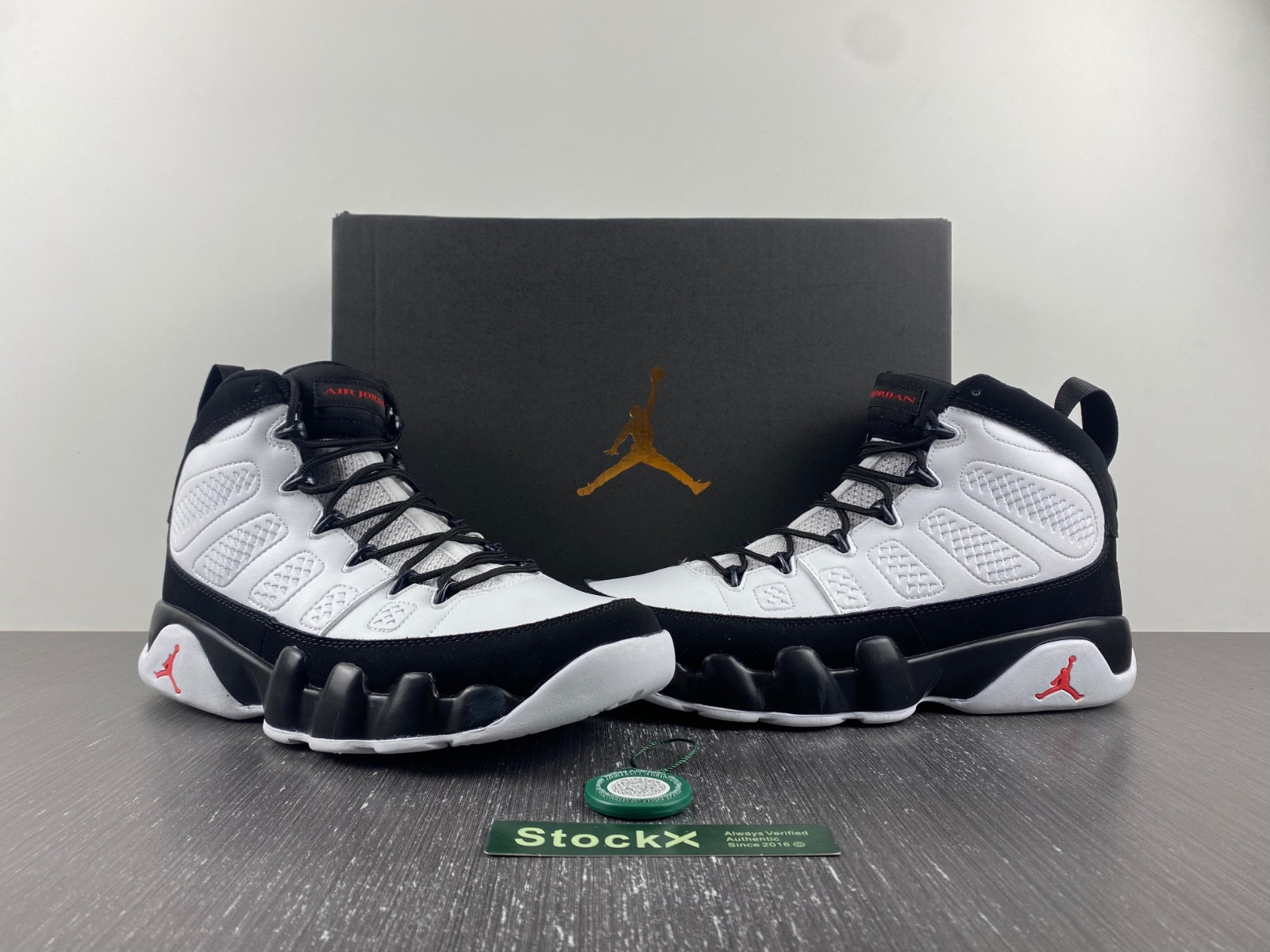 Jordan 9 Retro OG (2016) - 302370-112