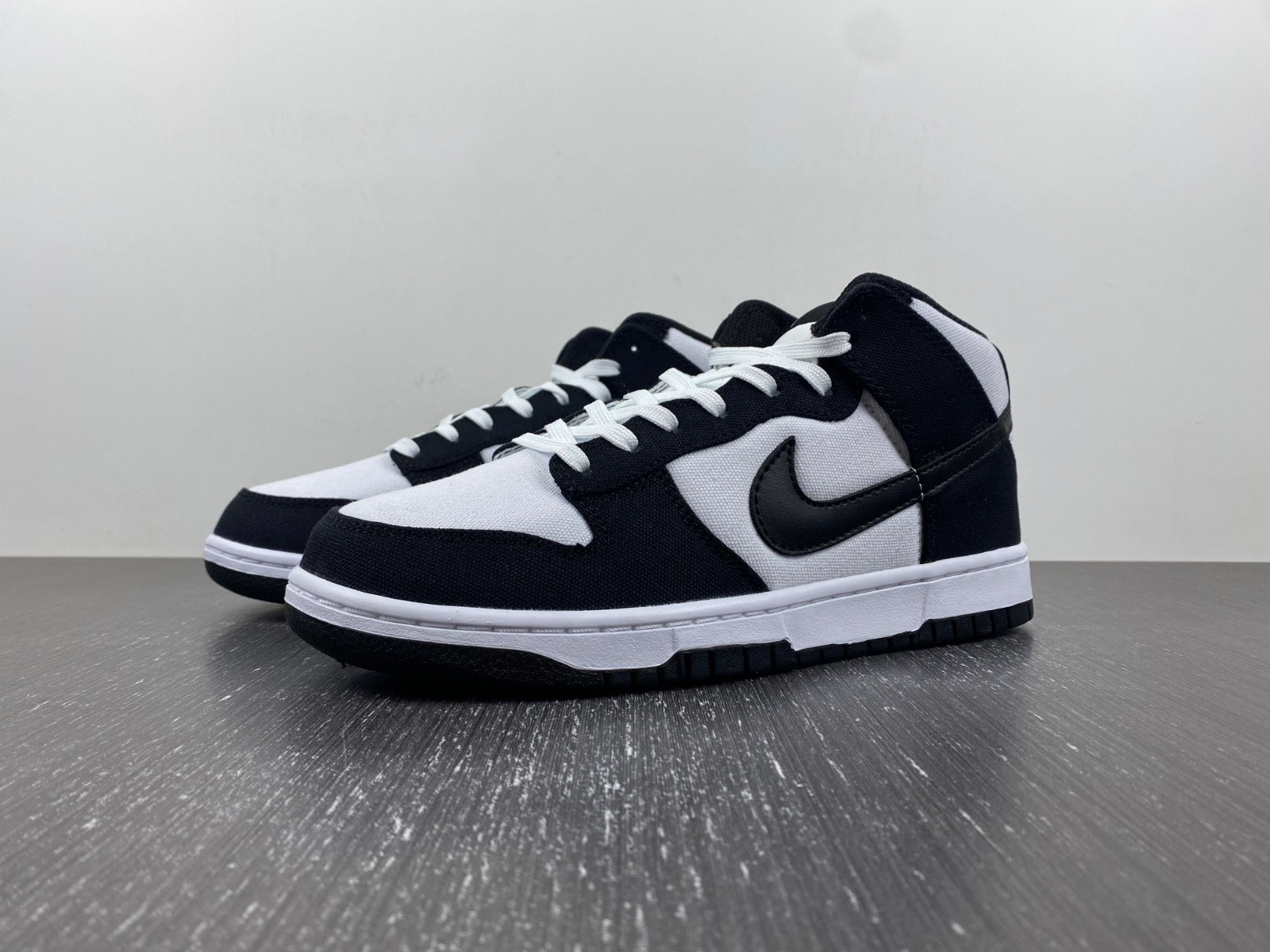 Nike Dunk High SE World Champs DR9512-001