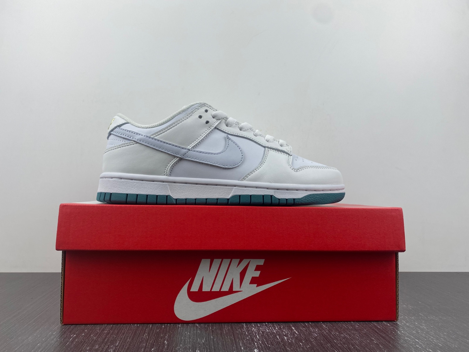 Nike Dunk Low GS White Green Grey FD9911-101