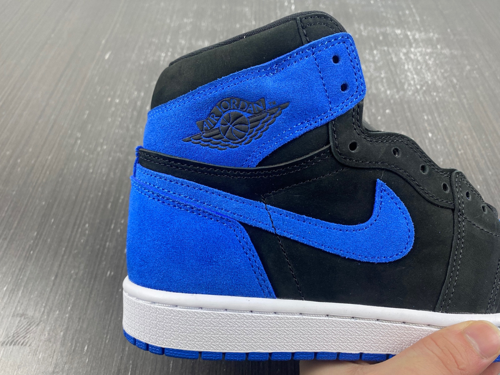 Air Jordan 1 Royal Suede DZ5485-042