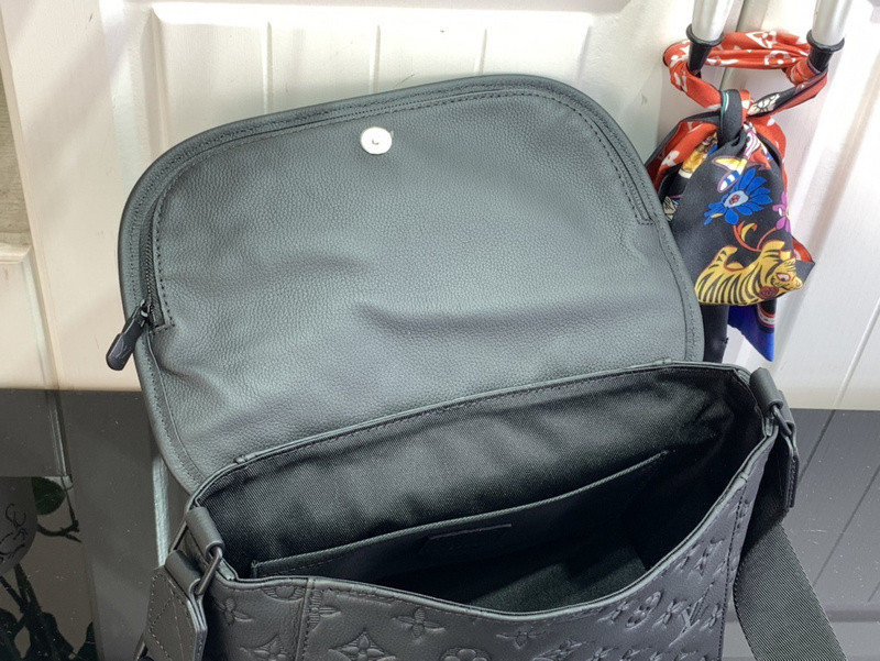 l0vis Vvtt0n messenger