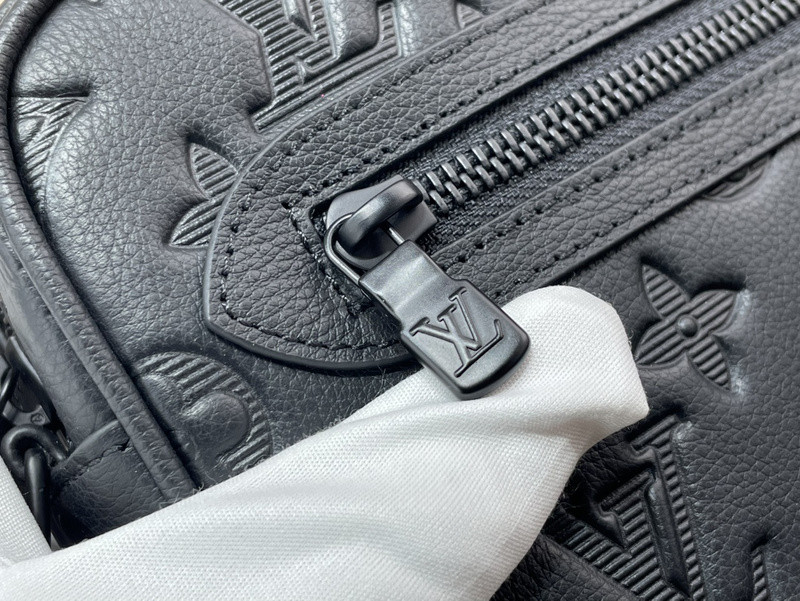 l0vis Vvtt0n pochette kasai