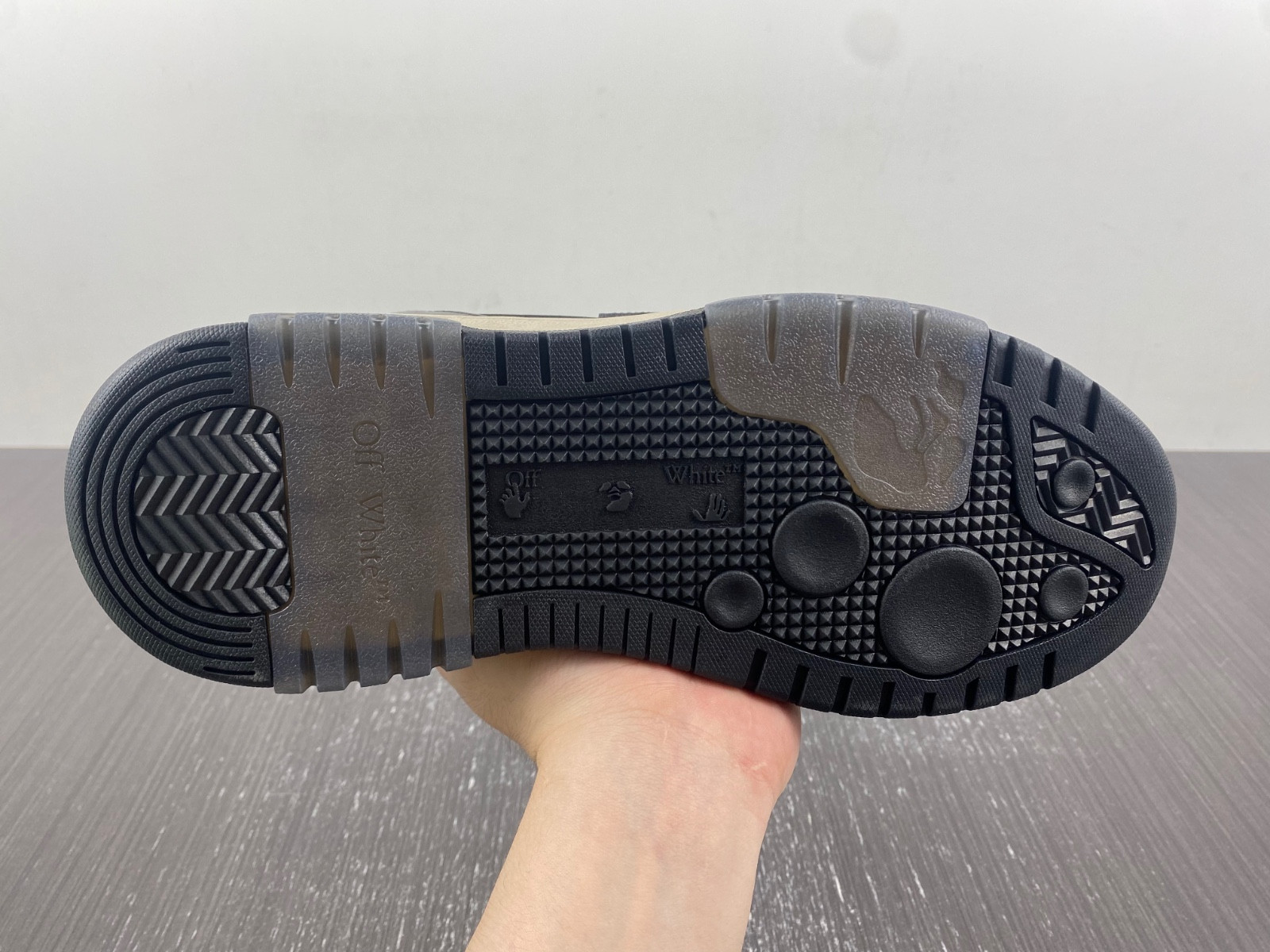 Off-White c/o Virgil Abloh