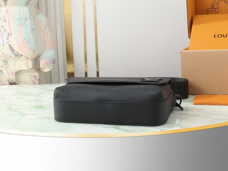 l0vis Vvtt0n trio jm messenger