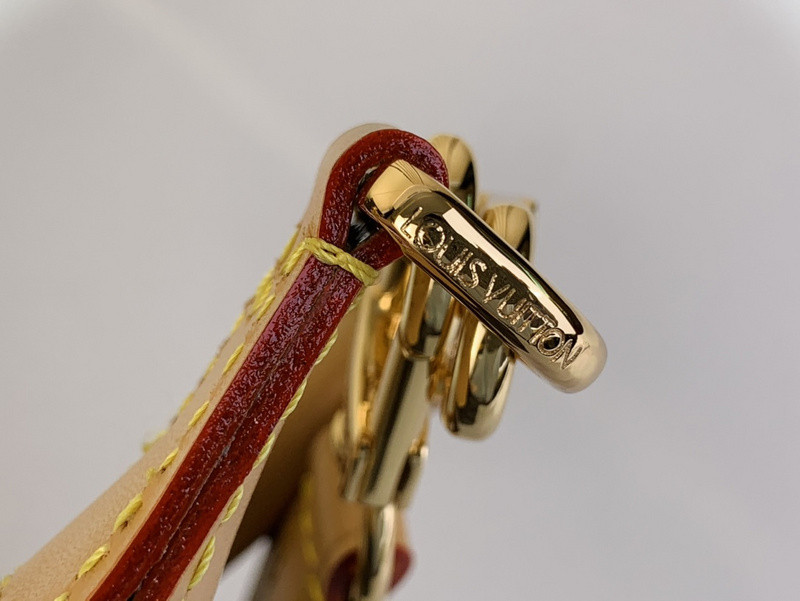 l0vis Vvtt0n monogram looping shoulder bag