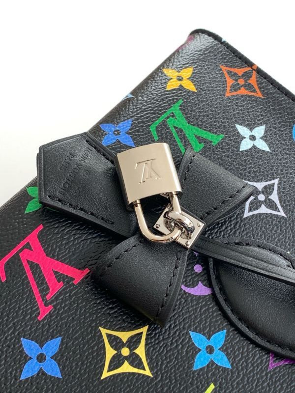 l0vis Vvtt0n onthego east west