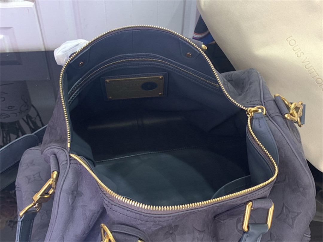 l0vis Vvtt0n m15225 speedy p9 bandoulière 40