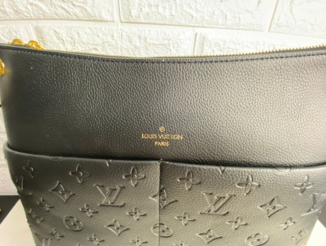 l0vis Vvtt0n monogram canvas pochette metis 25cm navy