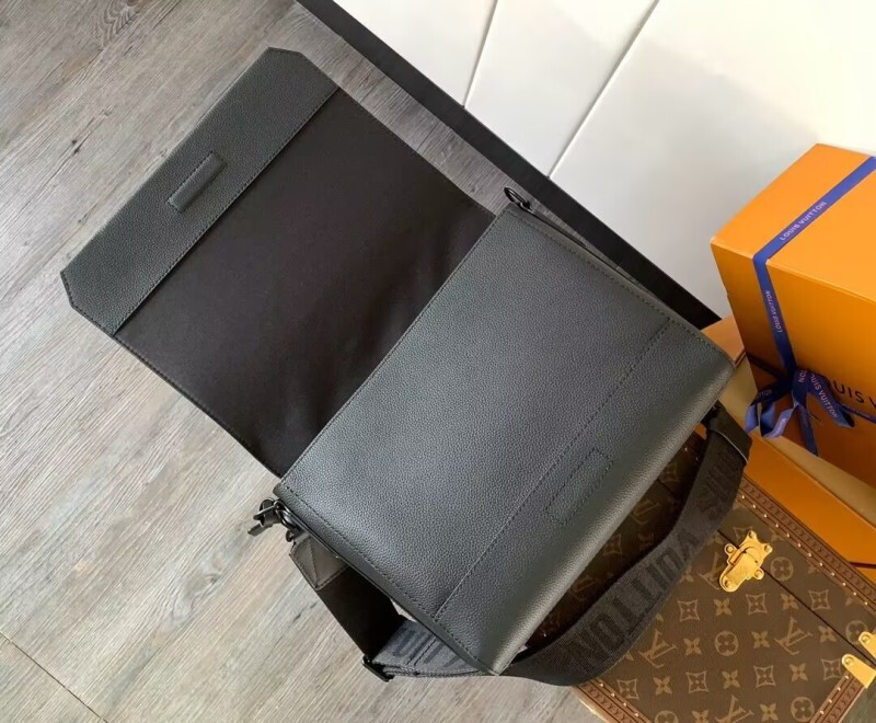 l0vis Vvtt0n messenger