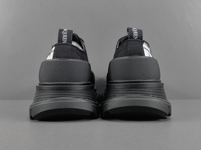 a1exa*der Mcqv*en sneaker