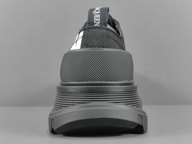 a1exa*der Mcqv*en sneaker