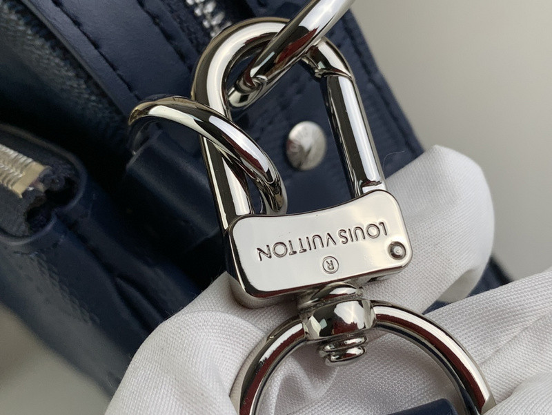 l0vis Vvtt0n trio jm messenger