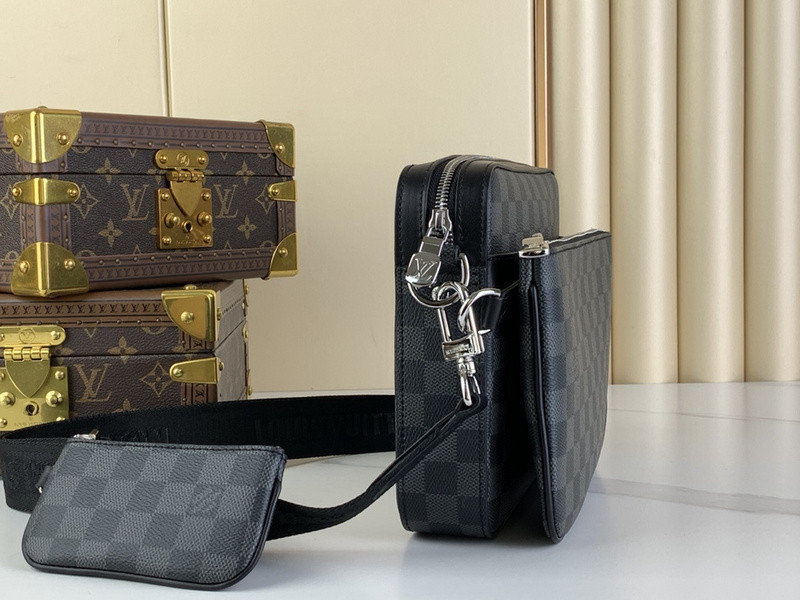 l0vis Vvtt0n trio jm messenger