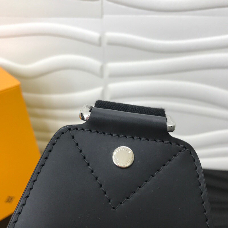 L*uis V*itton Shoulder Bag