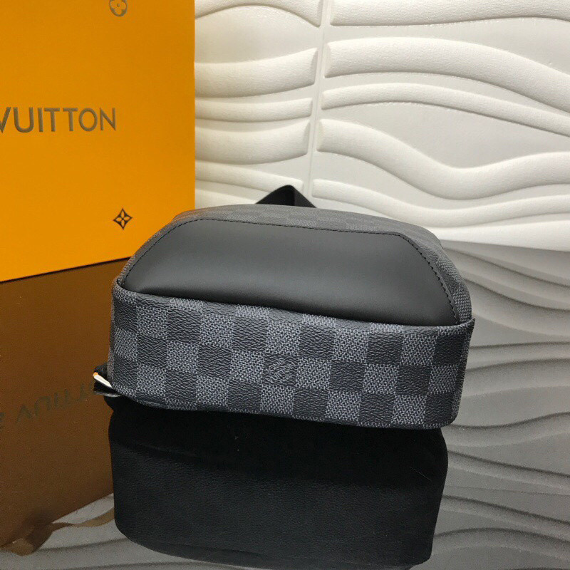 L*uis V*itton Shoulder Bag