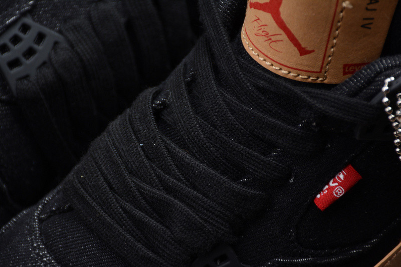 Jordan 4 Retro Levi