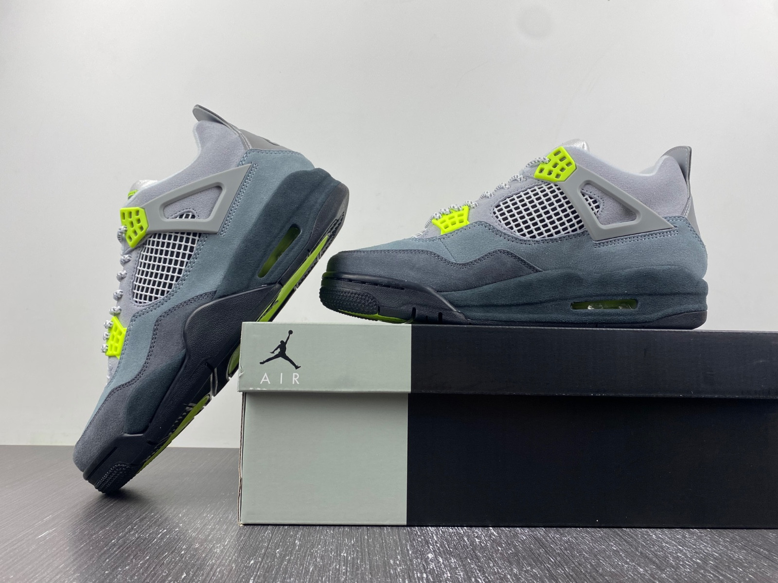 Air Jordan 4 SE Neon CT5342-007