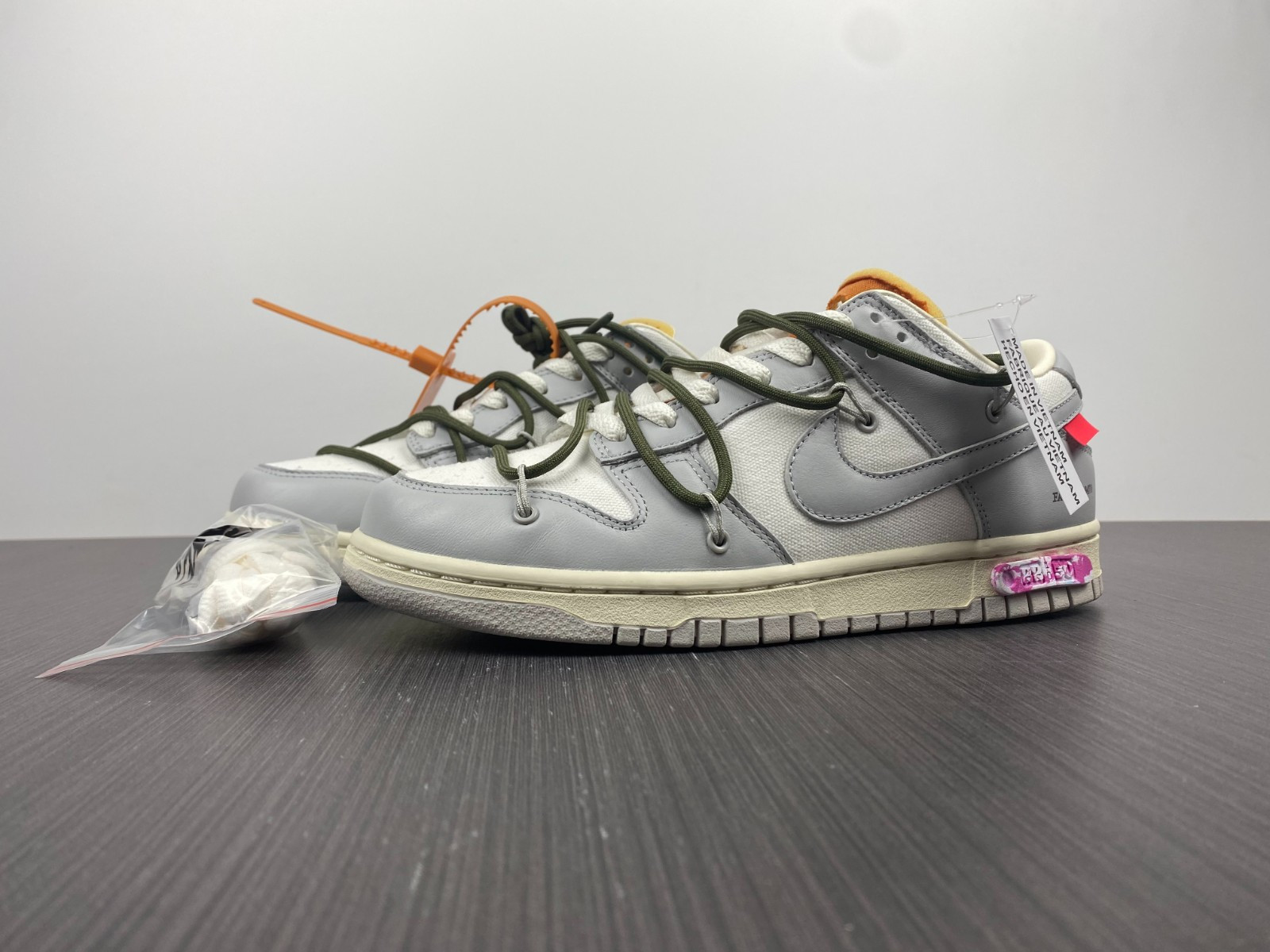 NIKE DUNK LOW OW LOT 22 OF 50 DM1602-124