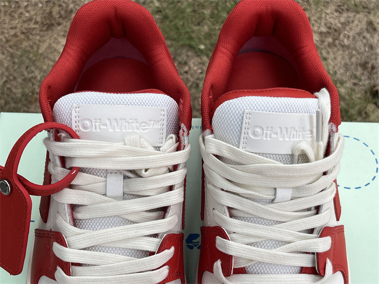 Off-White c/o Virgil Abloh