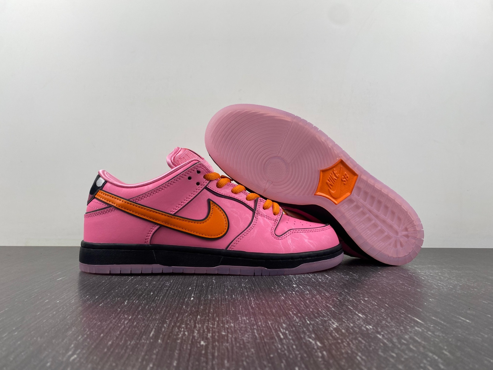Powerpuff Girls x Nike SB Dunk Low Pro "Blossom" FD2631-600