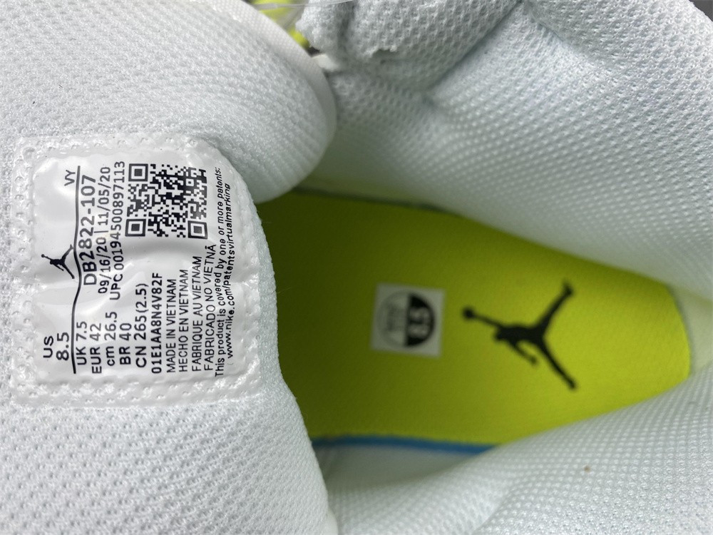 AIR JORDAN 1 MID SE VOLTAGE YELLOW DB2822-107