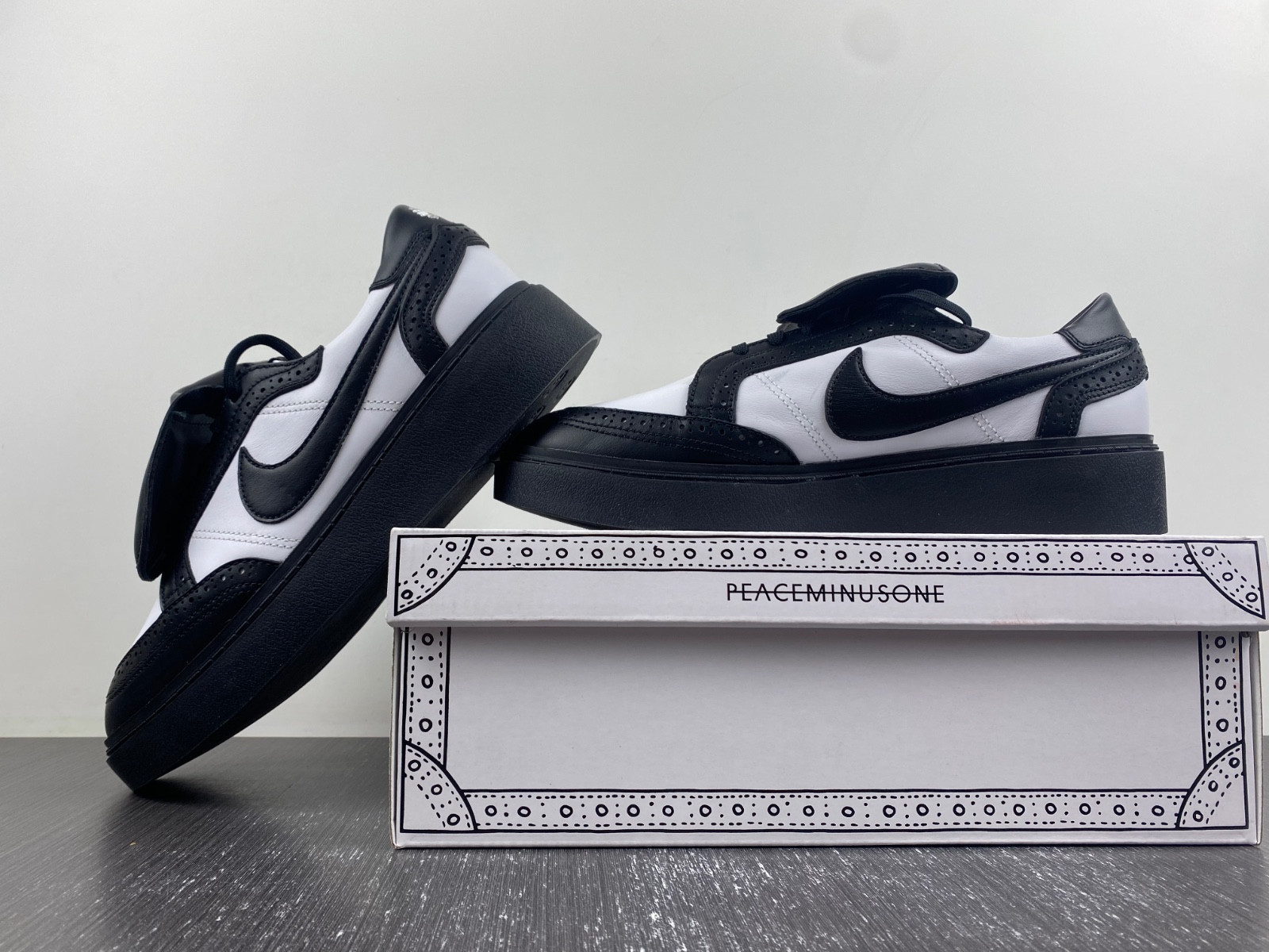 G-Dragon x Nike Kwondo 1 "Panda" DH2482-101