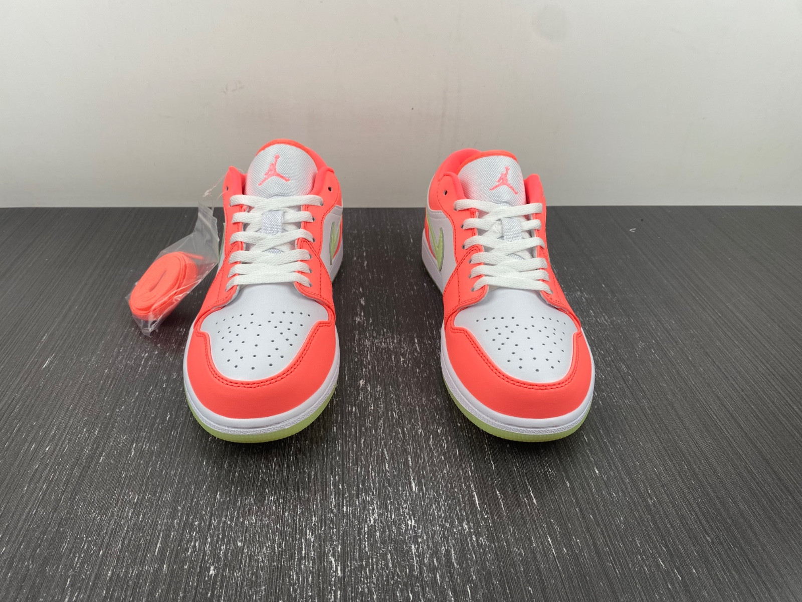 Air Jordan 1 Low SE FN6772-671