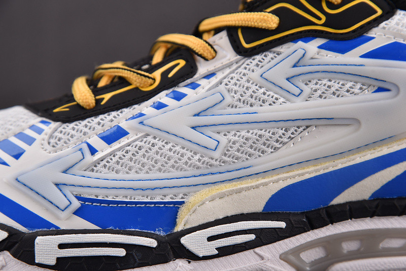 Off-White c/o Virgil Abloh