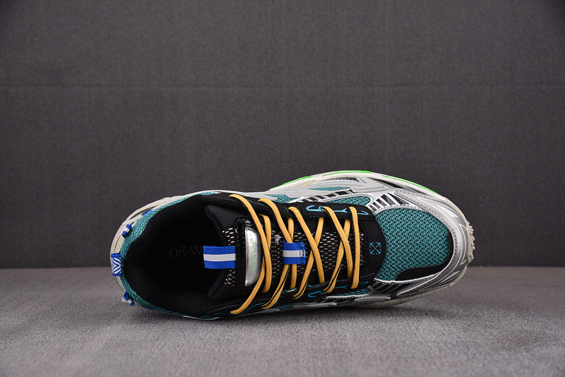 Off-White c/o Virgil Abloh