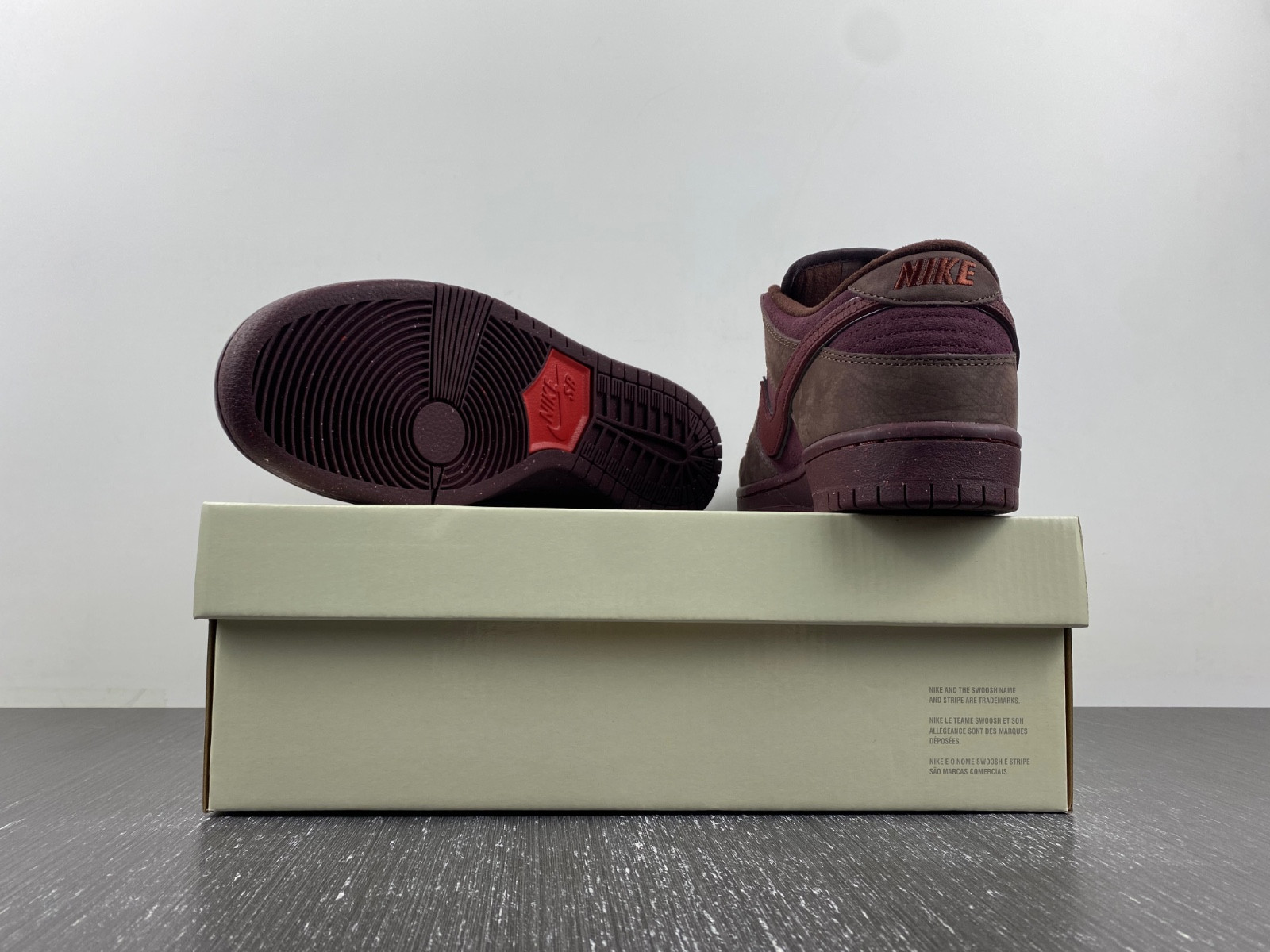 Nike SB Dunk Low Premium Valentine