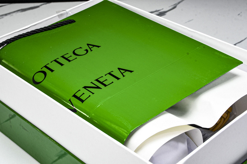 b0tt*ga Ven*ta orbit sneaker